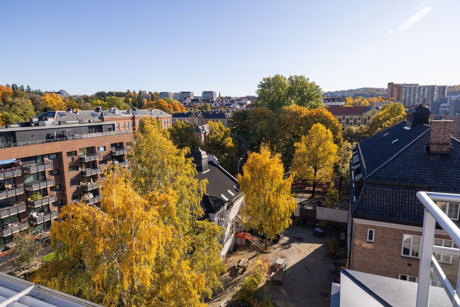 Utsikt fra takterrassen mot blant annet Botanisk hage Galleribilde