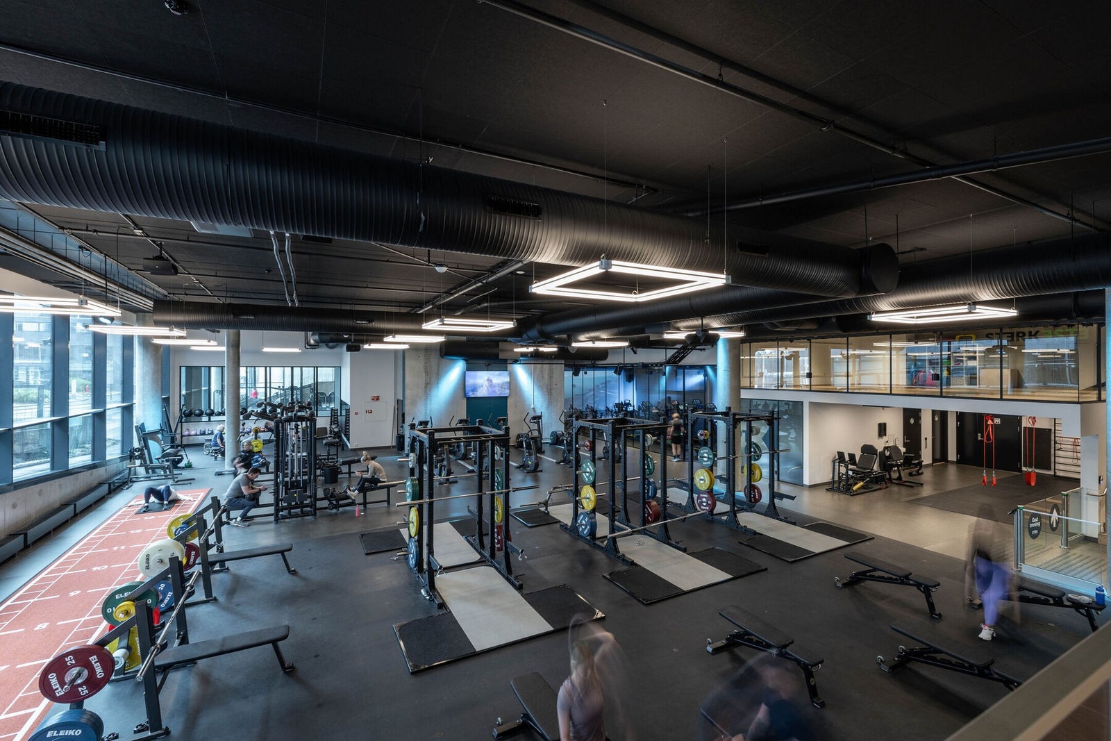 Man er hjertelig velkommen til Sterk Hasle som er nærmeste nabo og er et stort og flott treningssenter. Galleribilde