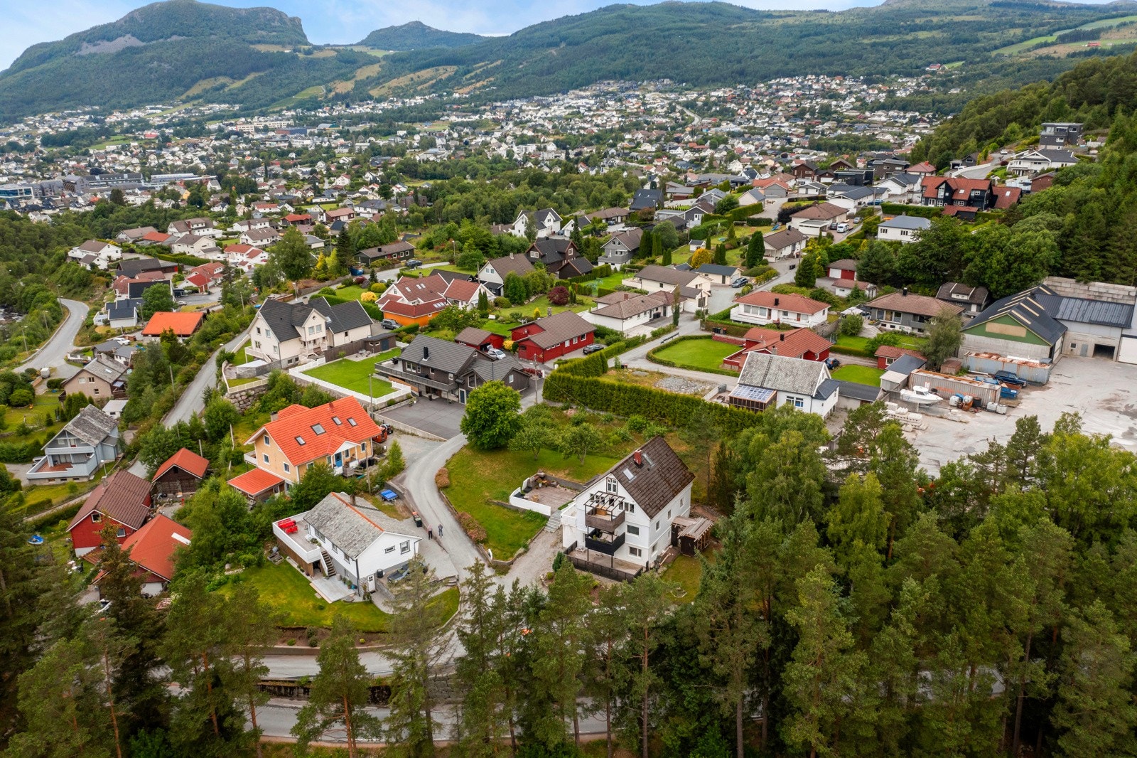 Stor boligtomt på 995 kvm. Galleribilde