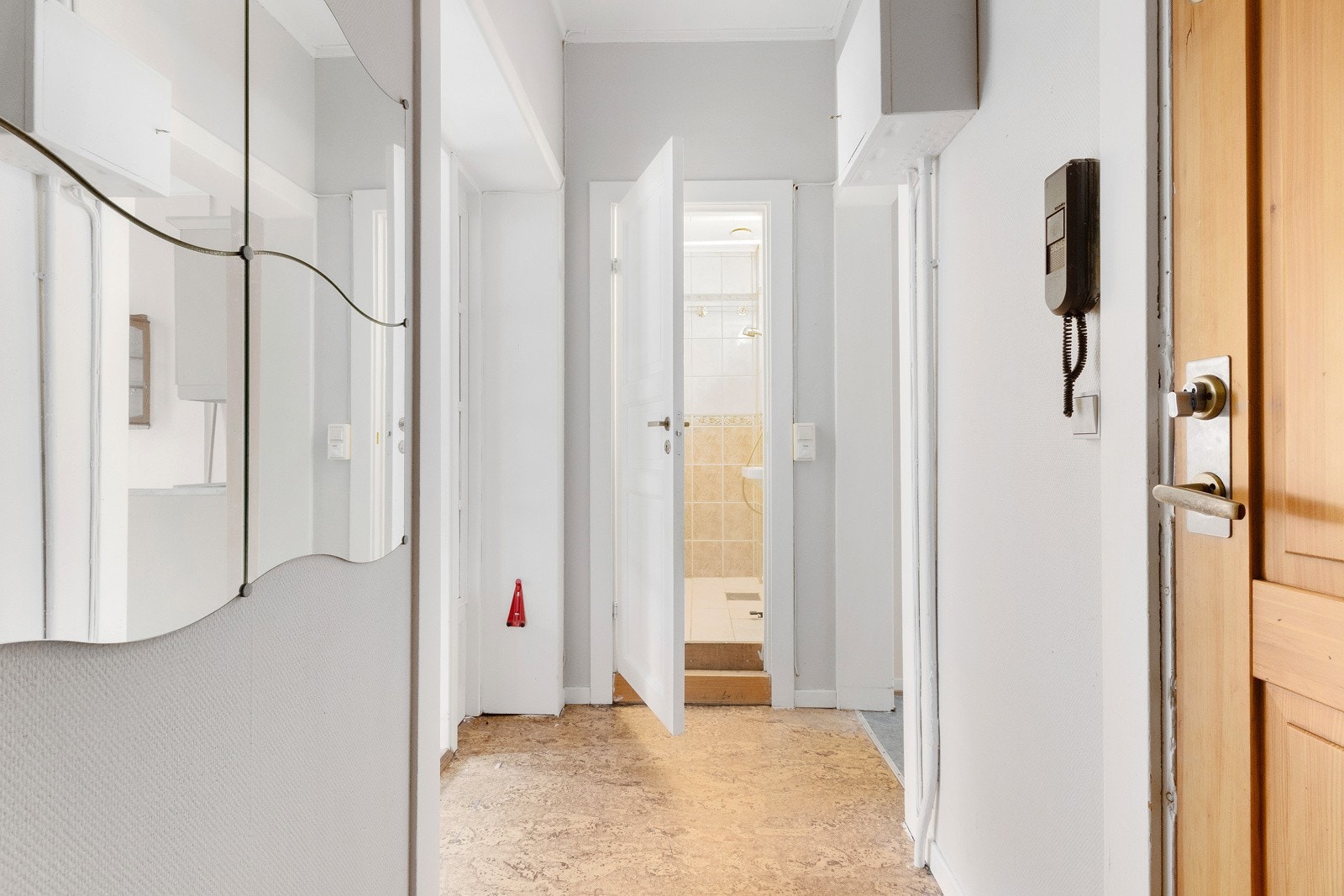 Entré/gang. Galleribilde