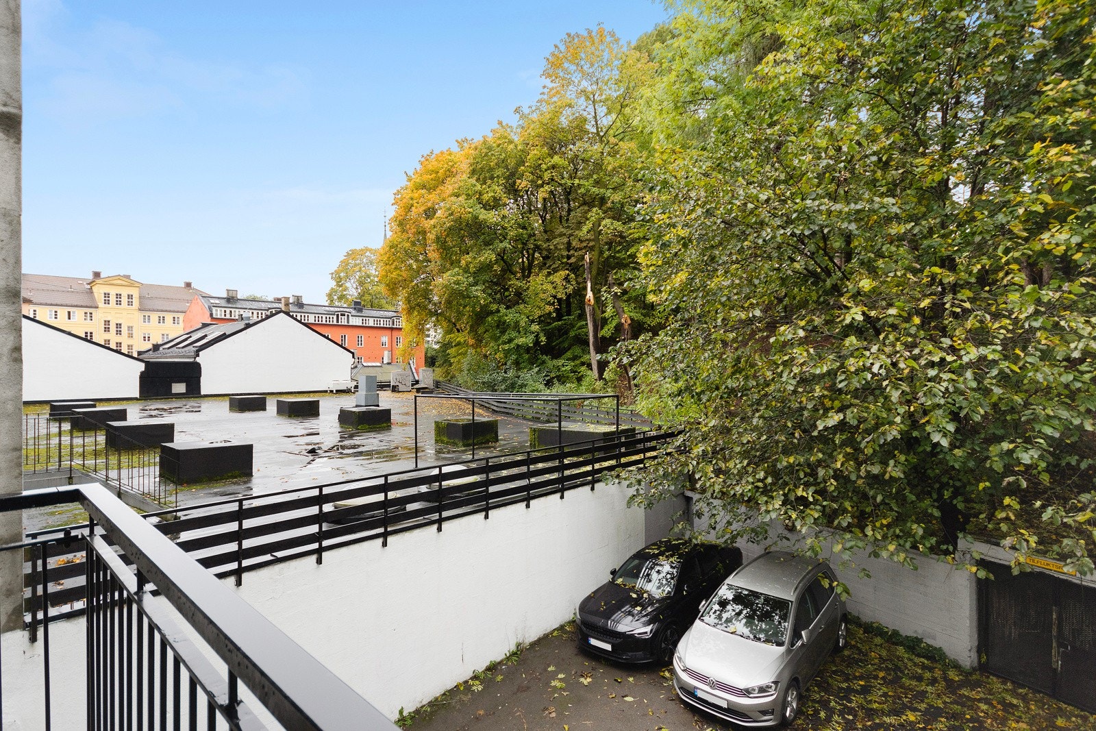 Utsyn fra balkong. Galleribilde