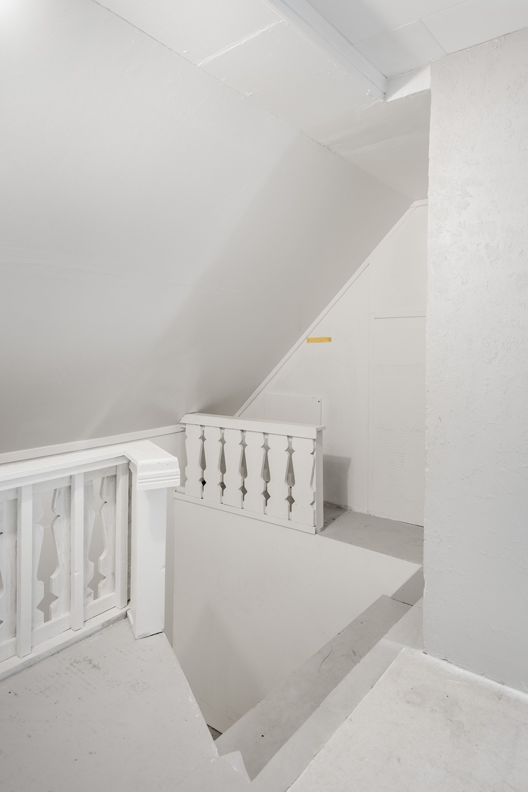 Trappegang 2.etasje med kott og kneloft. Galleribilde