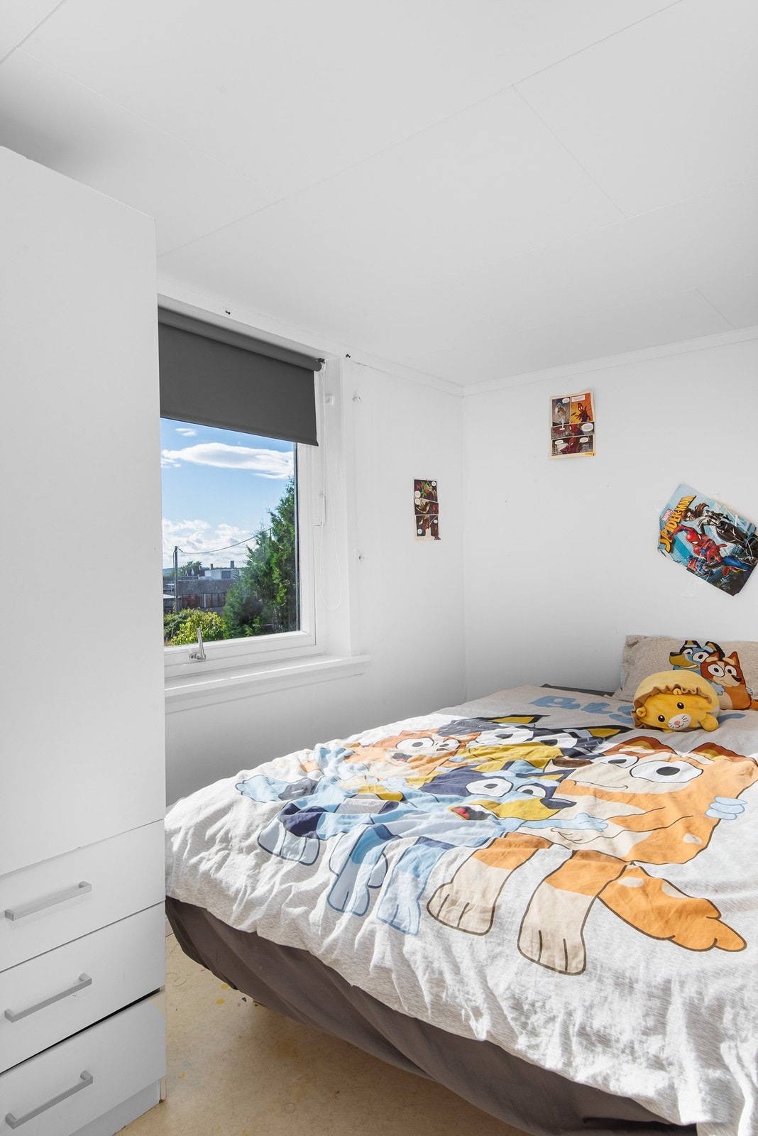 I tillegg er det innredet en sovealkove med garderobeskap. Galleribilde