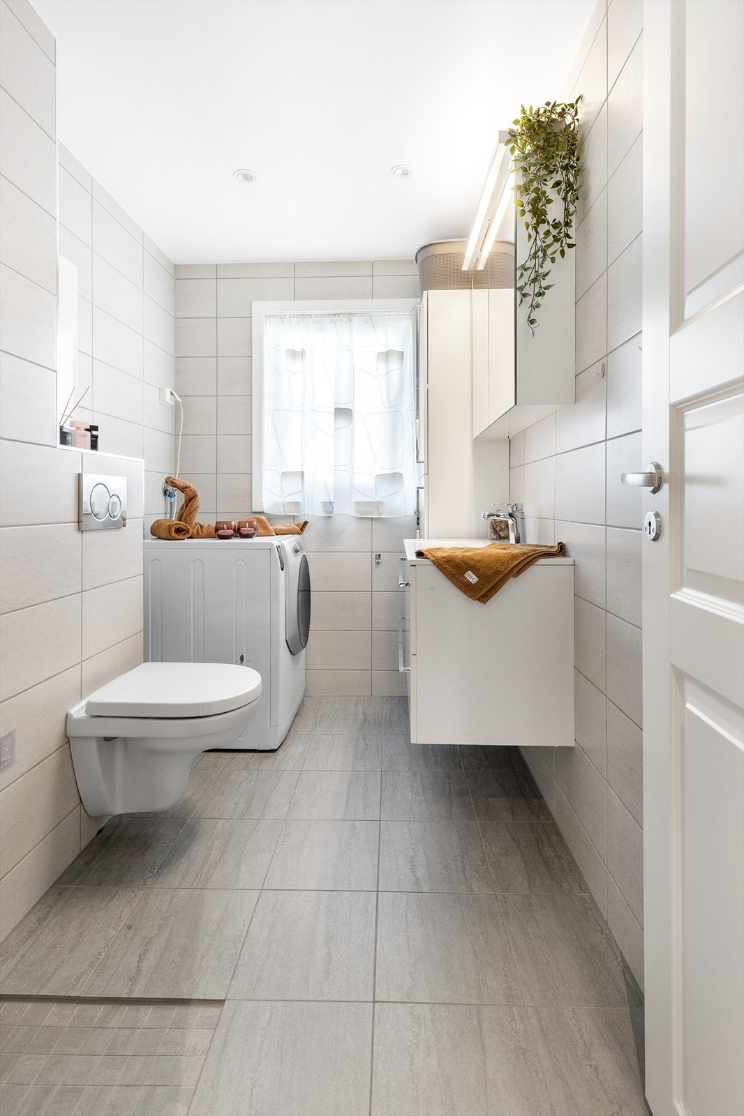 Baderommet har en god størrelse Galleribilde