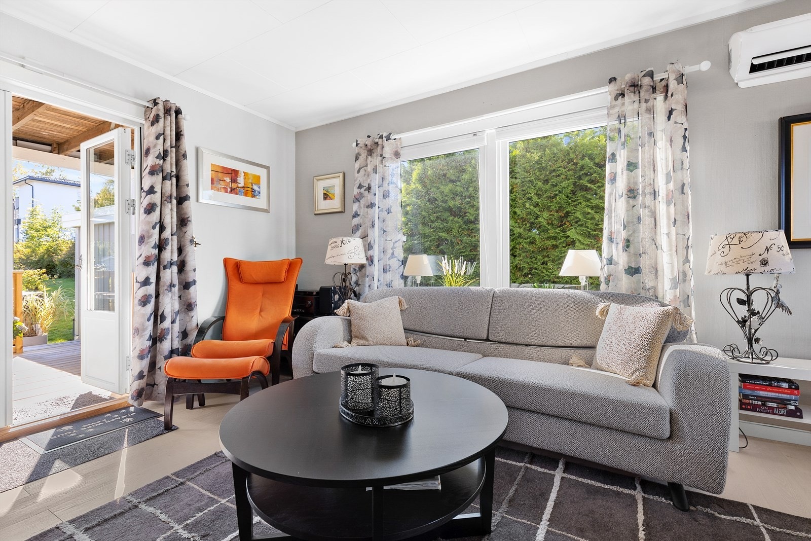 De store vinduene sikrere det beste lysinnfallet Galleribilde