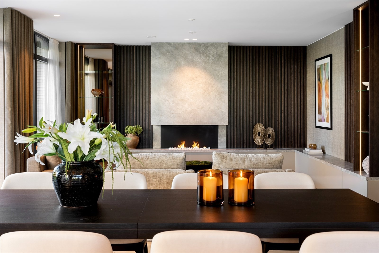 Peisen er oppgradert til omramming i marmor Galleribilde