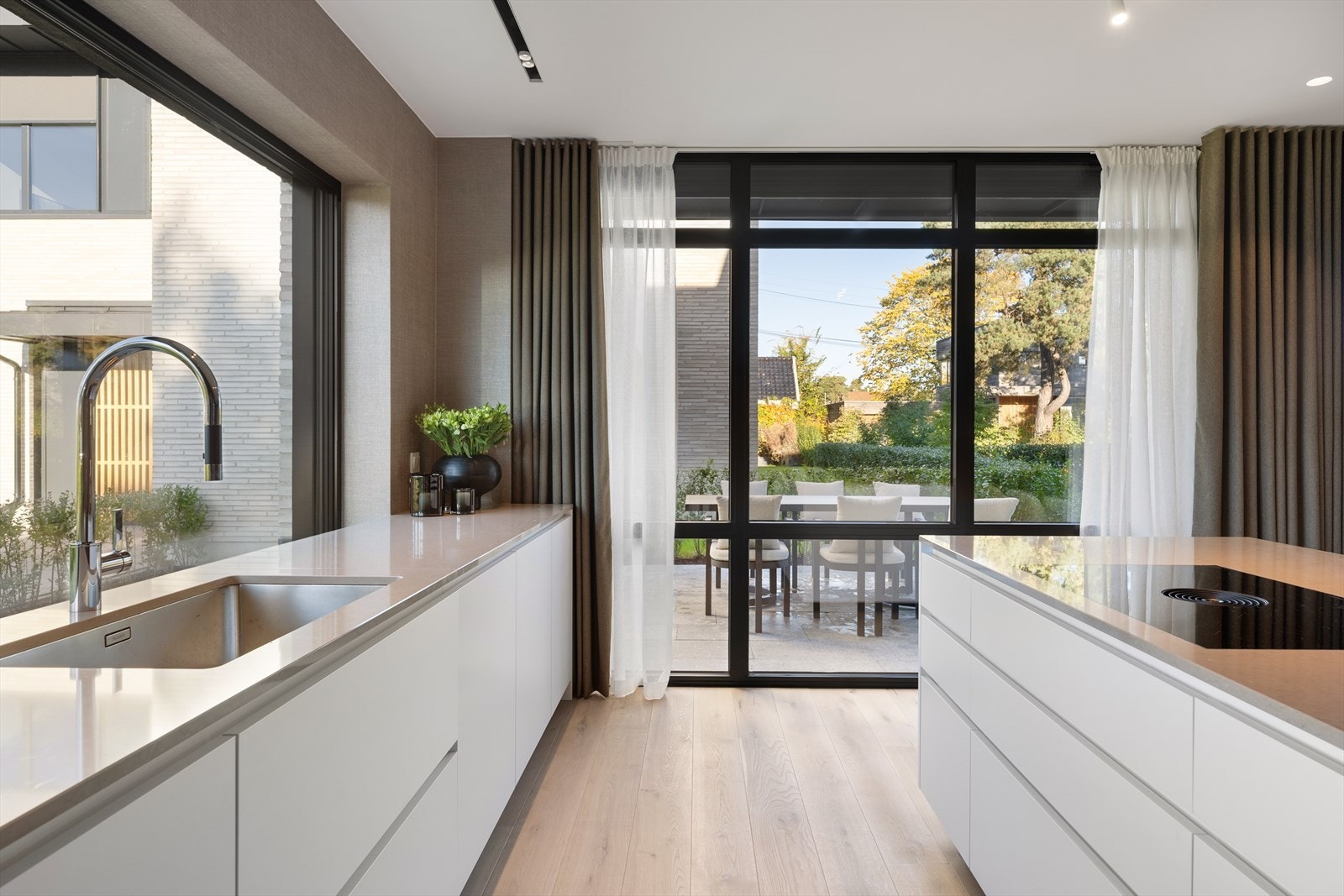 Det er rikelig med skap- og benkeplass Galleribilde