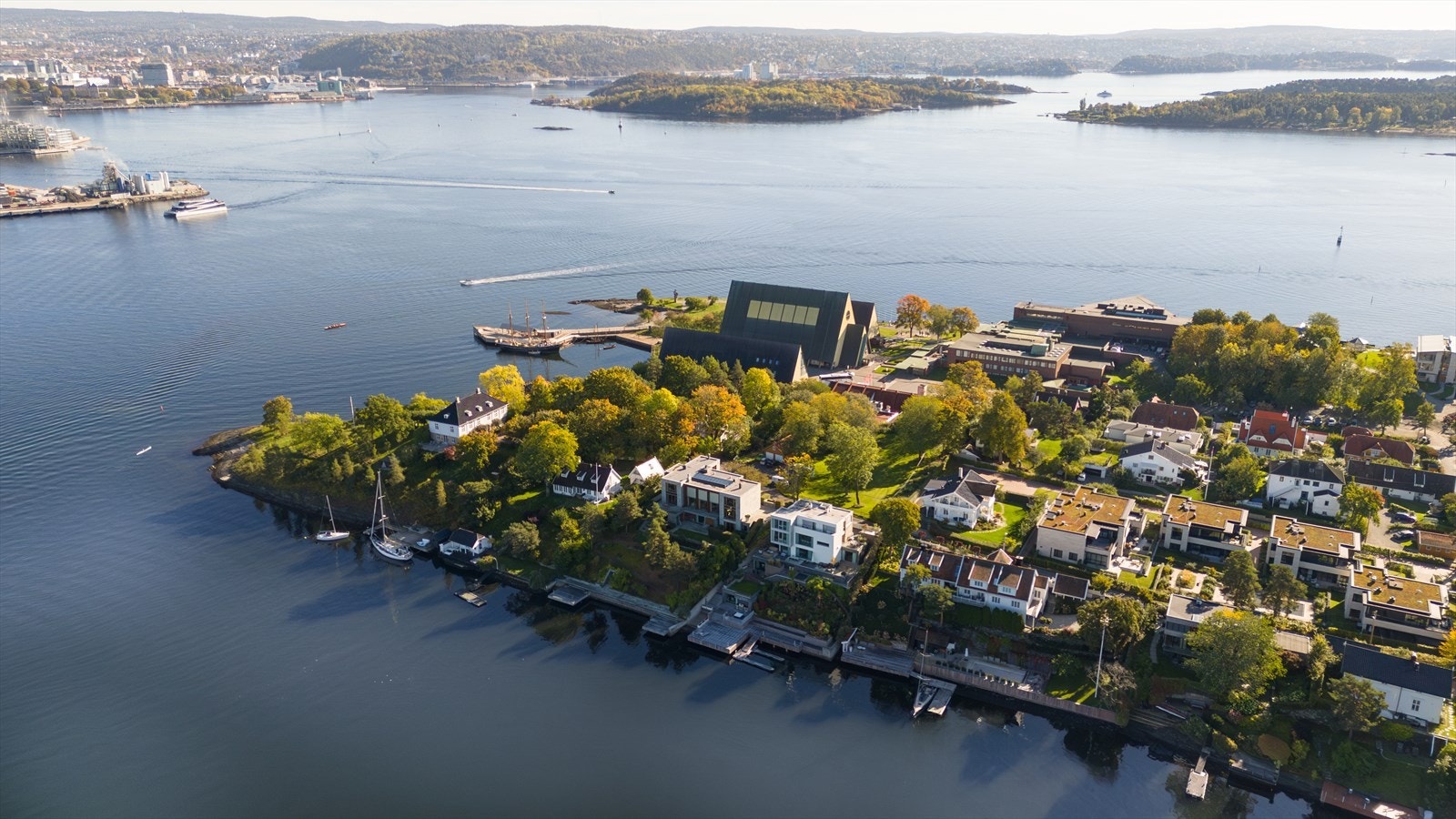 Bygdøys blanding av spektakulær natur, kulturhistorie og nærhet til Oslo sentrum gjør det til et svært ettertraktet boligområde Galleribilde