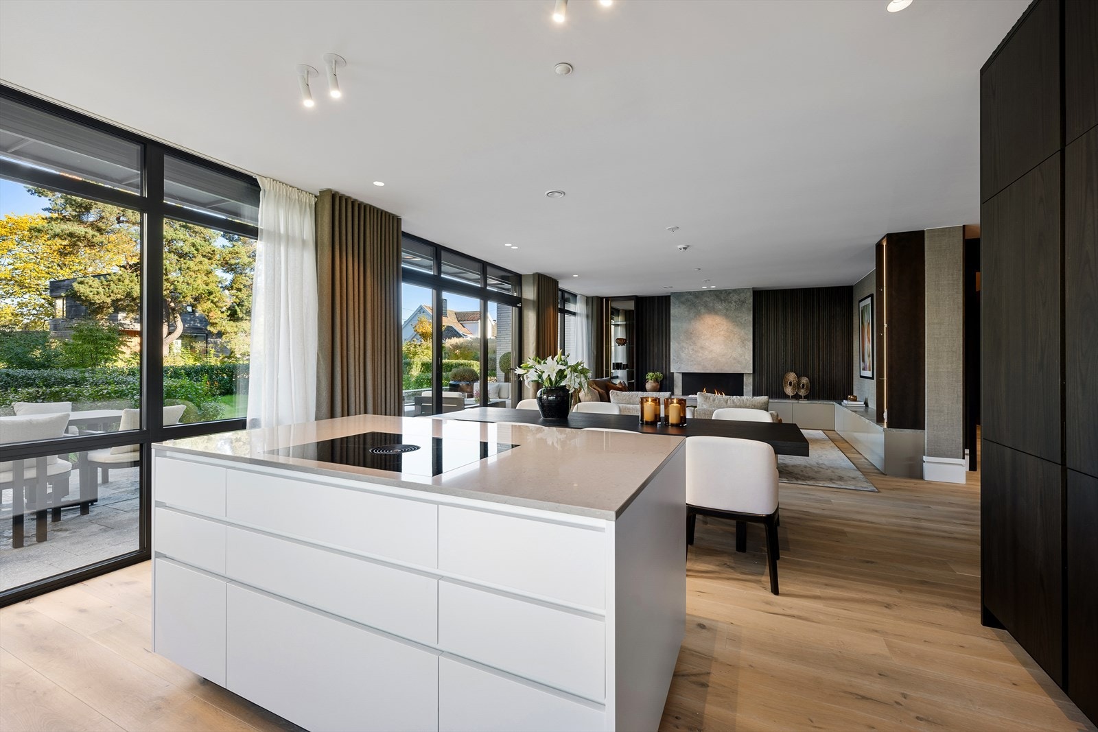 Leiligheten er gjennomgående oppgradert i forhold til byggestandard Galleribilde