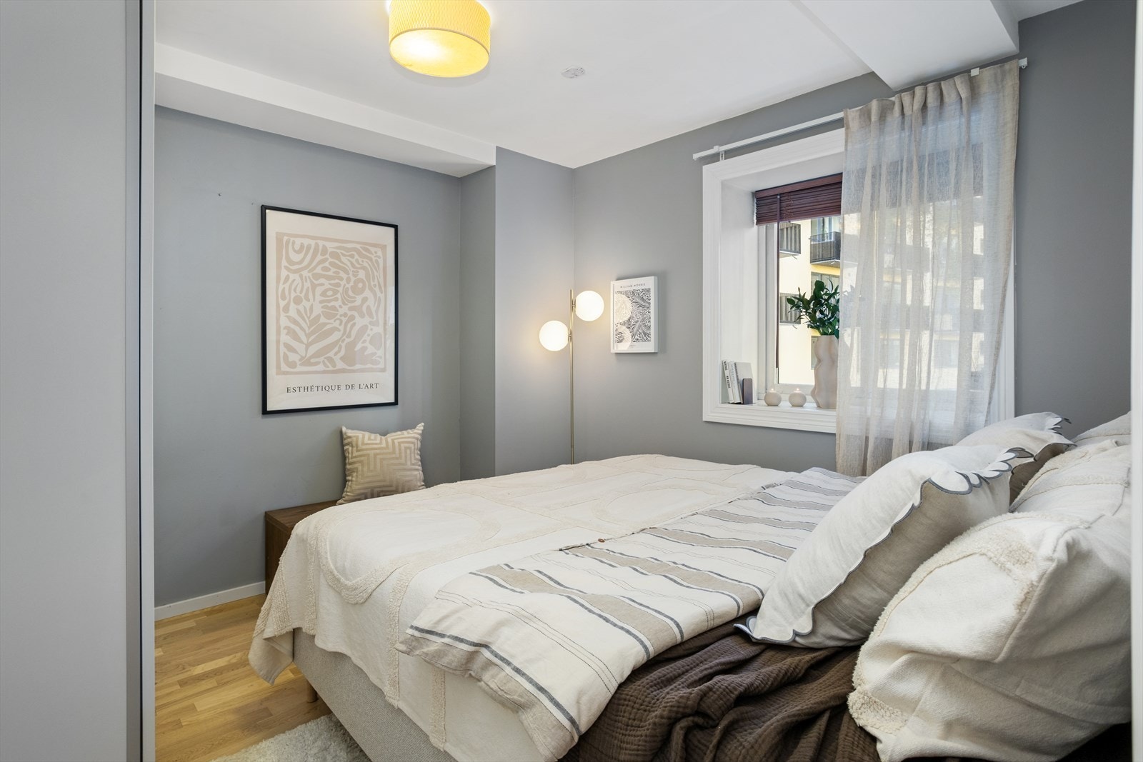 Leilighetens siste soverom er også av den romslige sorten. Galleribilde