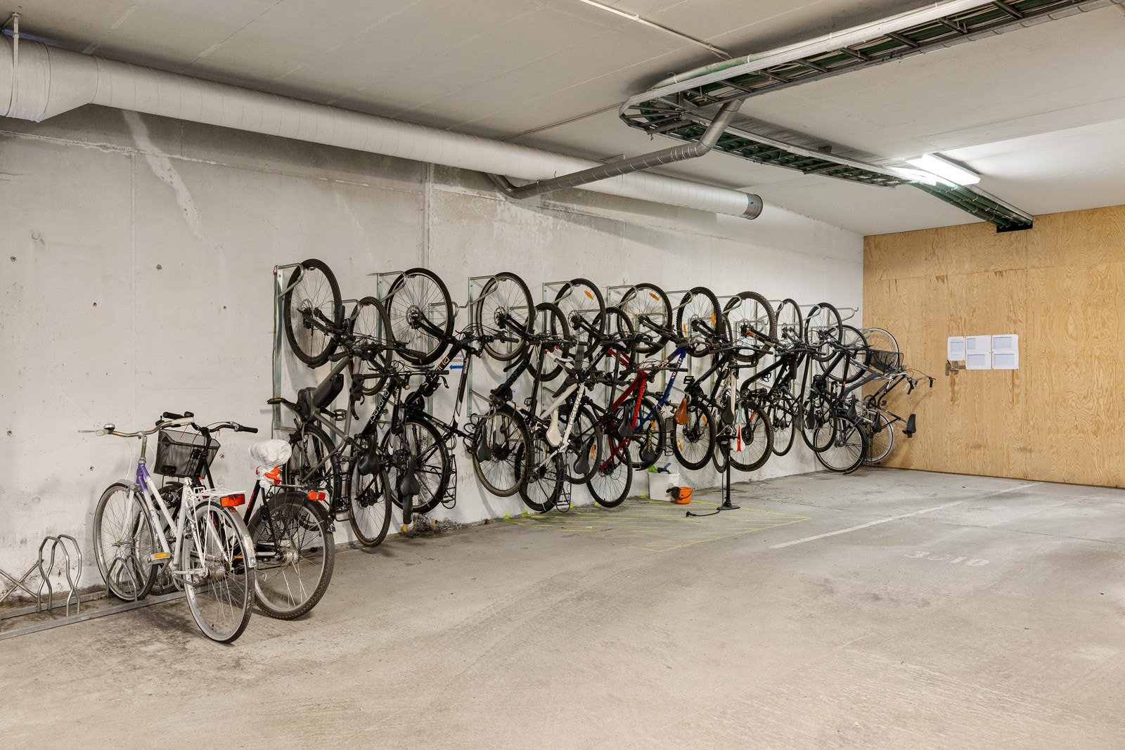 Her er det også sykkerparkering. Galleribilde