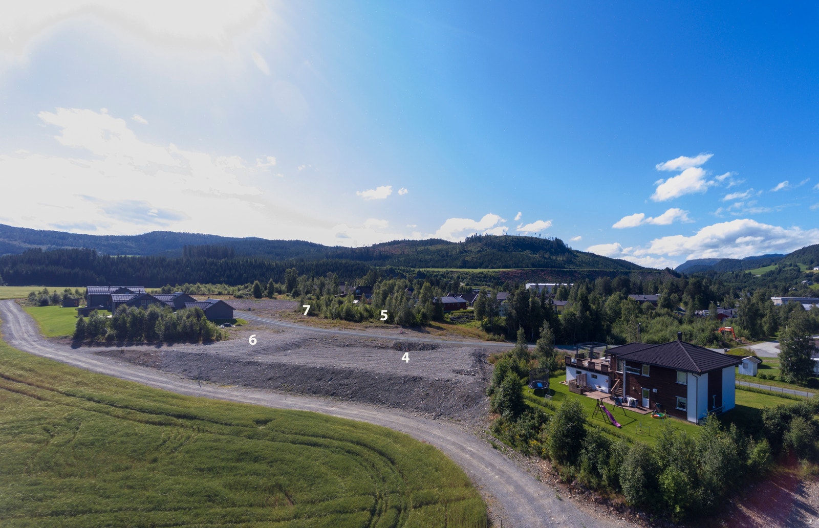 Ta gjerne kontakt med grunneier Kristian Loe tlf. 97091469 for for spørsmål eller visning Galleribilde