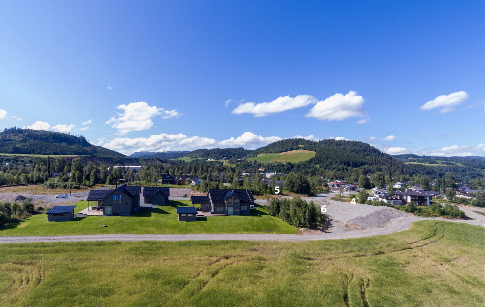 Ta gjerne kontakt med grunneier Kristian Loe tlf. 97091469 for for spørsmål eller visning Galleribilde