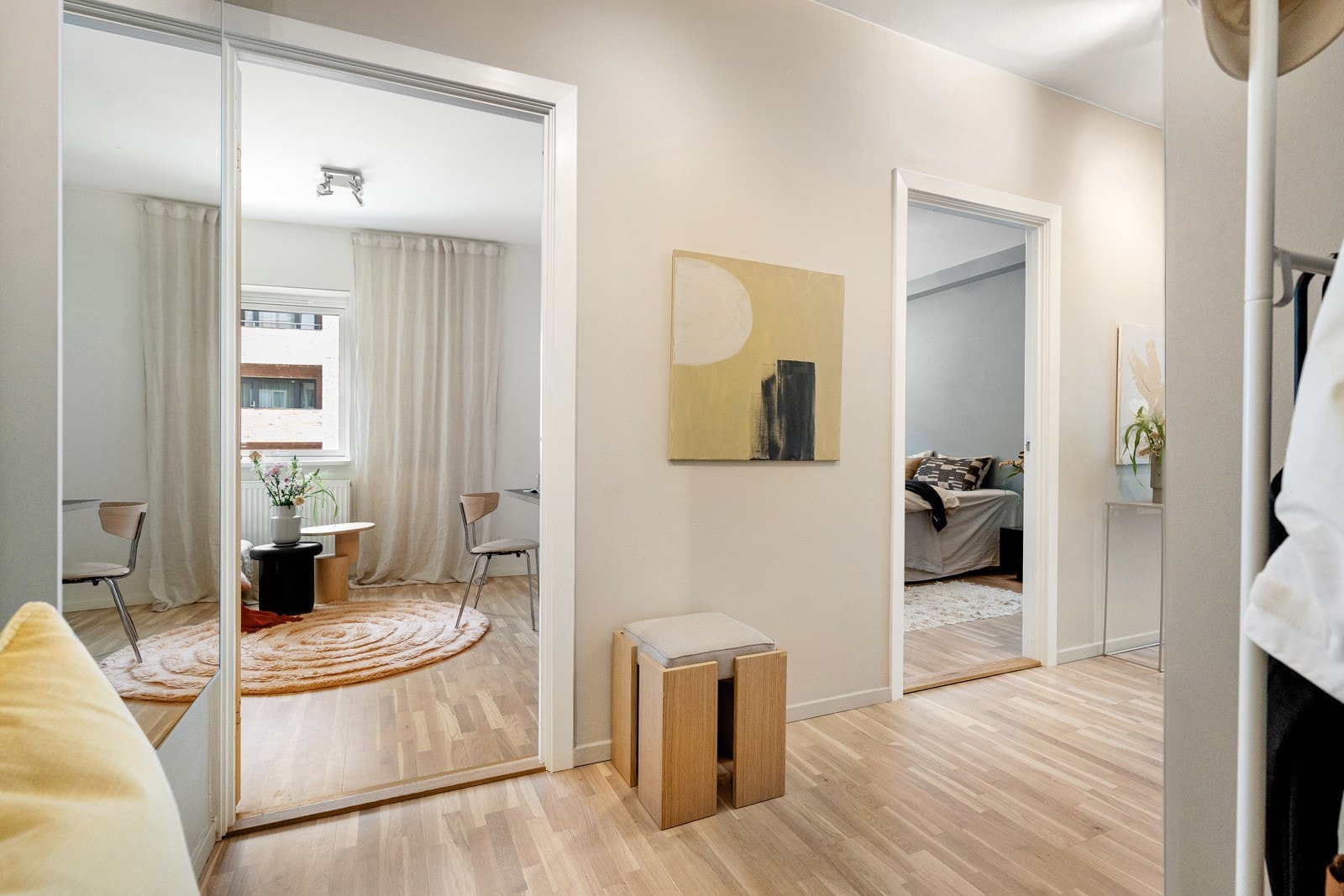 Lys og innbydende entré. Galleribilde