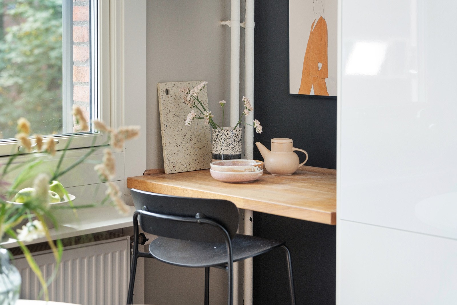 Smidig kontorløsning, eller bar/kaffekrok. Galleribilde