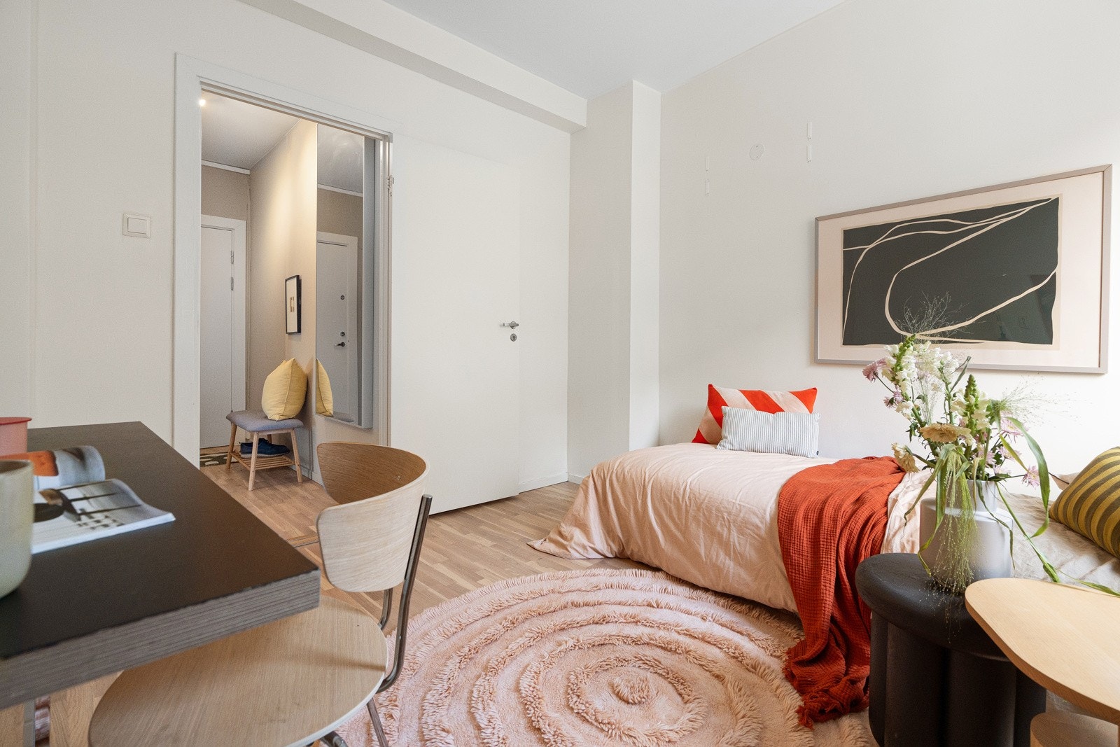 Rommet fungerer utmerket som for eksempel barnerom, gjesterom, kontor eller TV-stue. Galleribilde