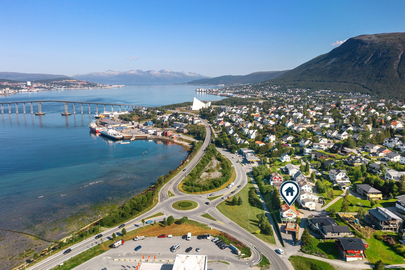 Kun minutters gange til flotte lysløyper, Sherpatrappa til fjellheisen og TUIL Arena.