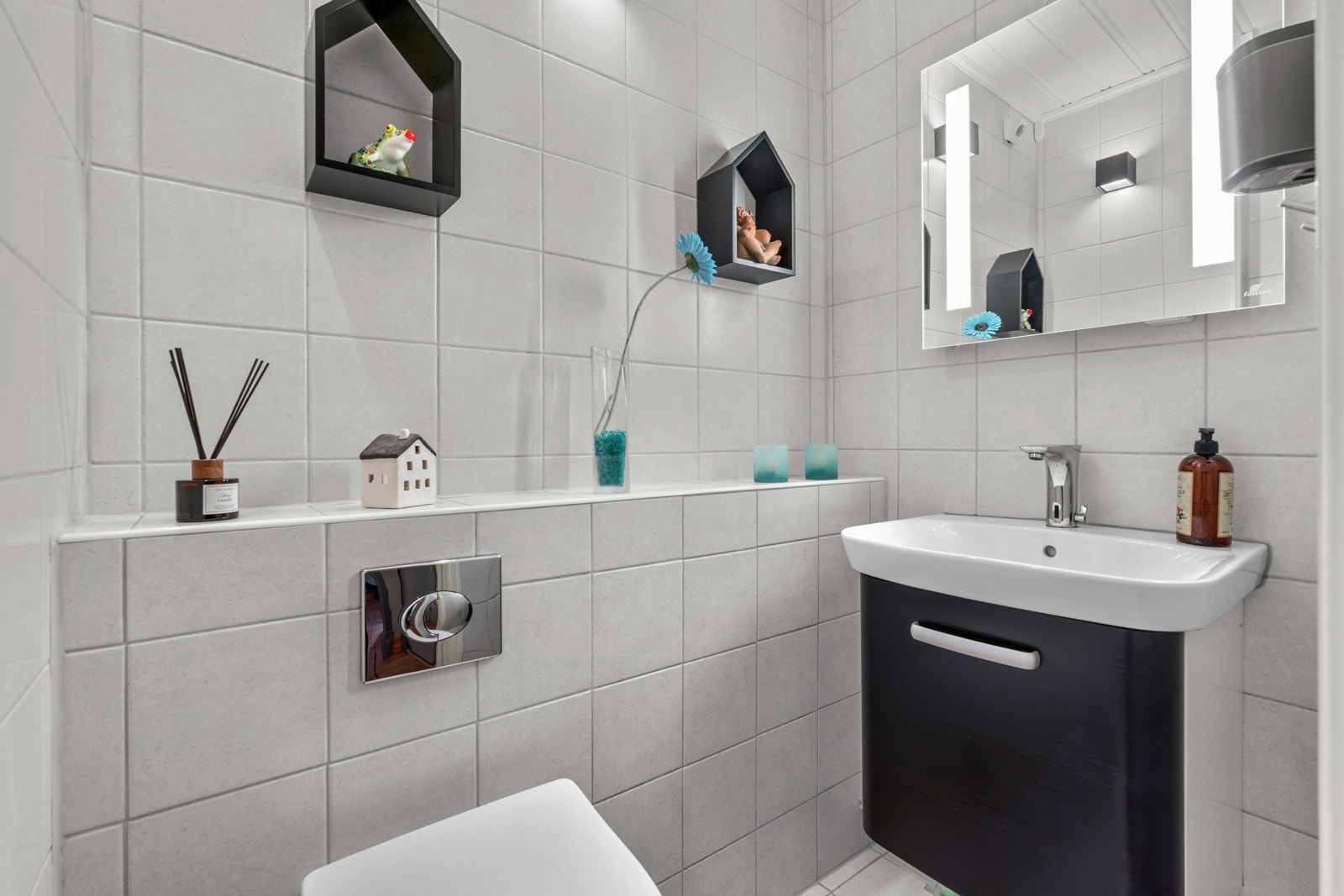 Pent flislagt WC-rom i 1. etasjen etablert i ca. 2013. Galleribilde