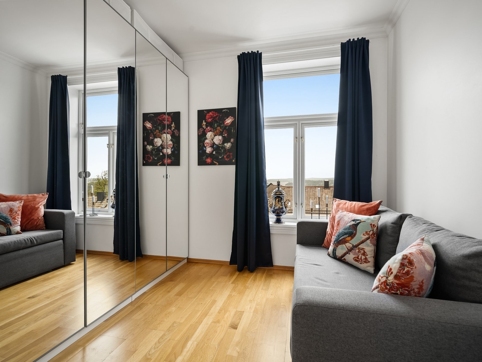 Dette er et velfungerende gjesterom som også har utmerket potensial som omkledningsrom. Galleribilde