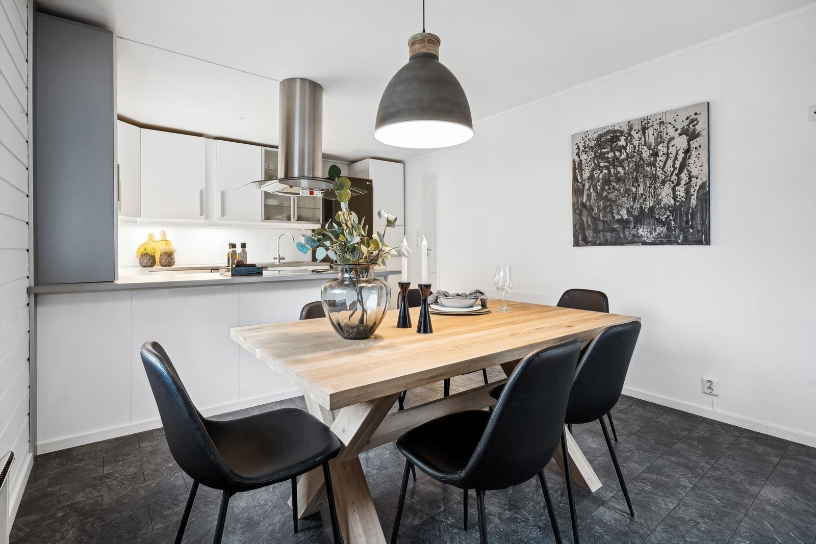 Her kan man nyte frokosten eller ha middagsgjester over Galleribilde