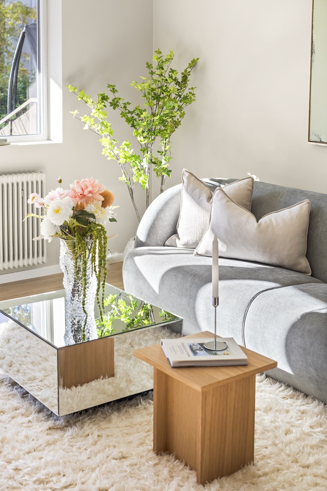 Leiligheten ligger i 1. etasje, og inneholder entré, bad, to soverom, kjøkken og stue. Galleribilde