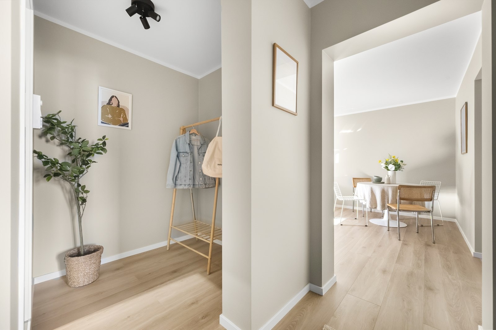 Gangen har en sentral plassering som sikrer god flyt mellom alle rommene. Galleribilde