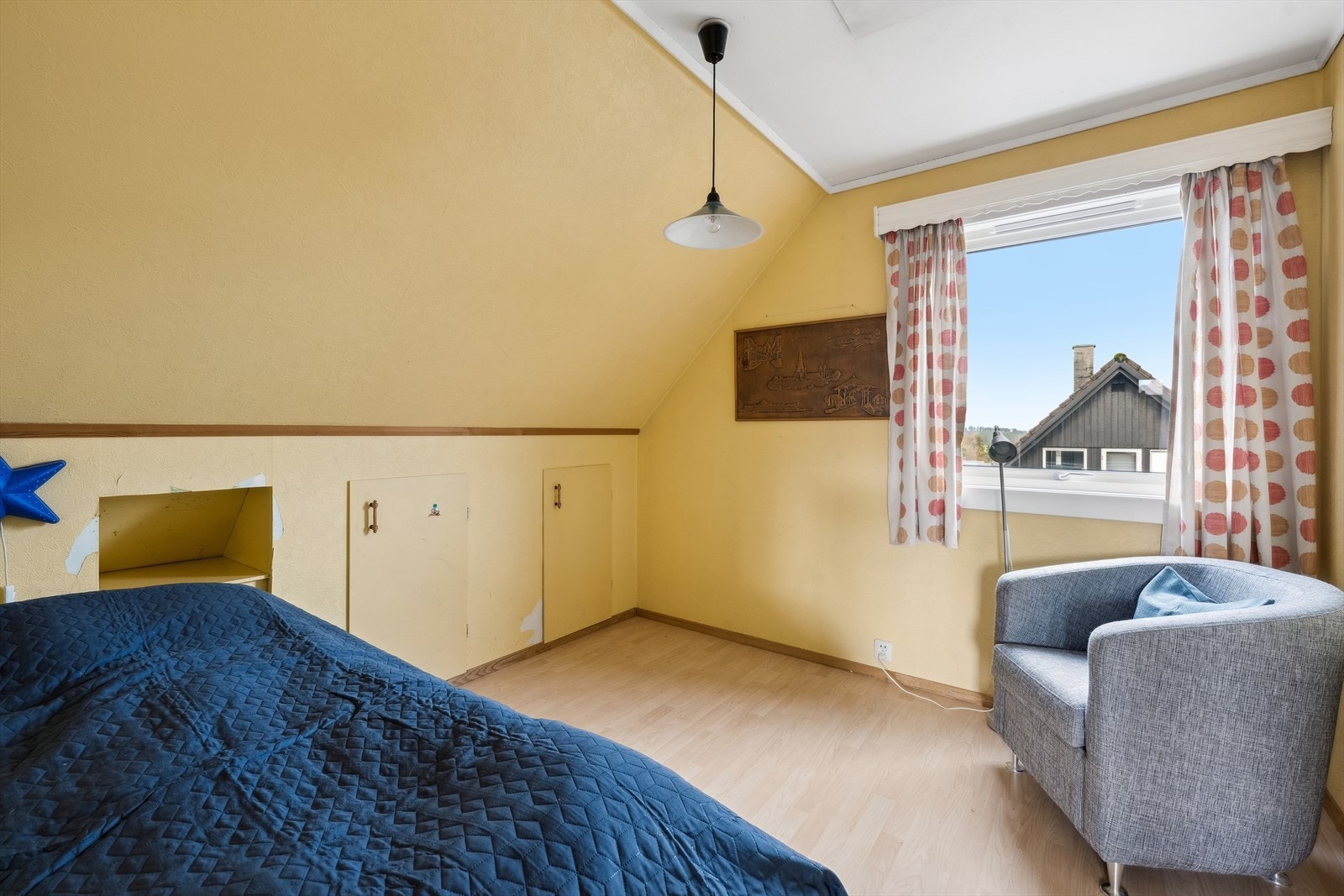 Boligen har til sammen tre soverom, hvor alle er av god størrelse Galleribilde