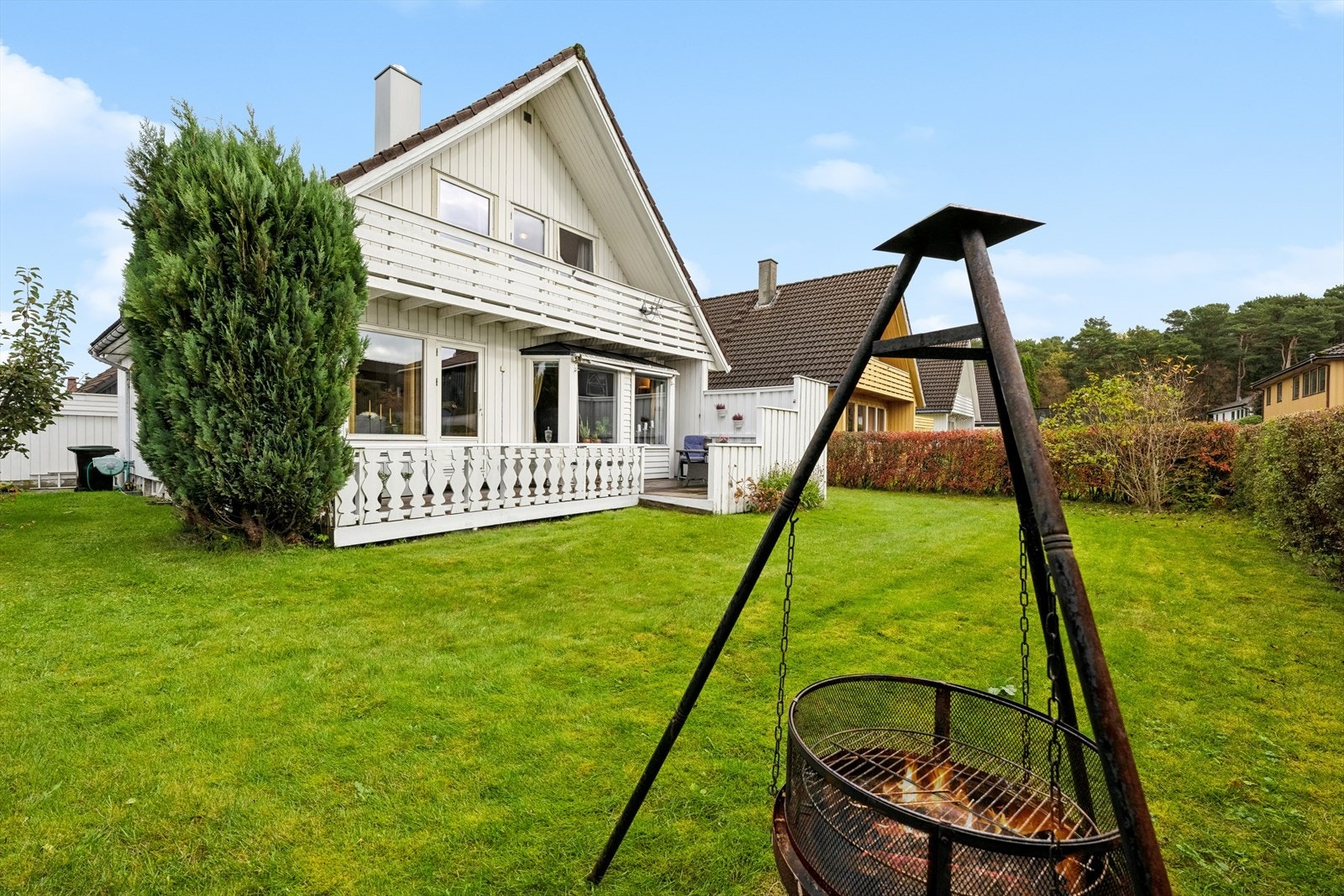 Eiendommen har et flott opparbeidet uteområde Galleribilde