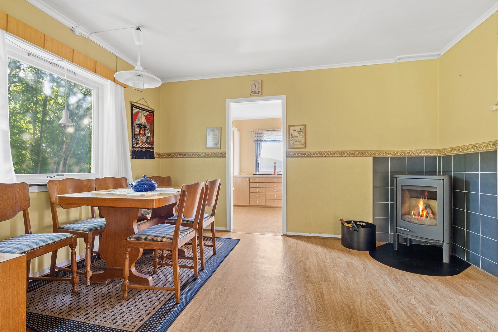 Spisestue med vedovn Galleribilde