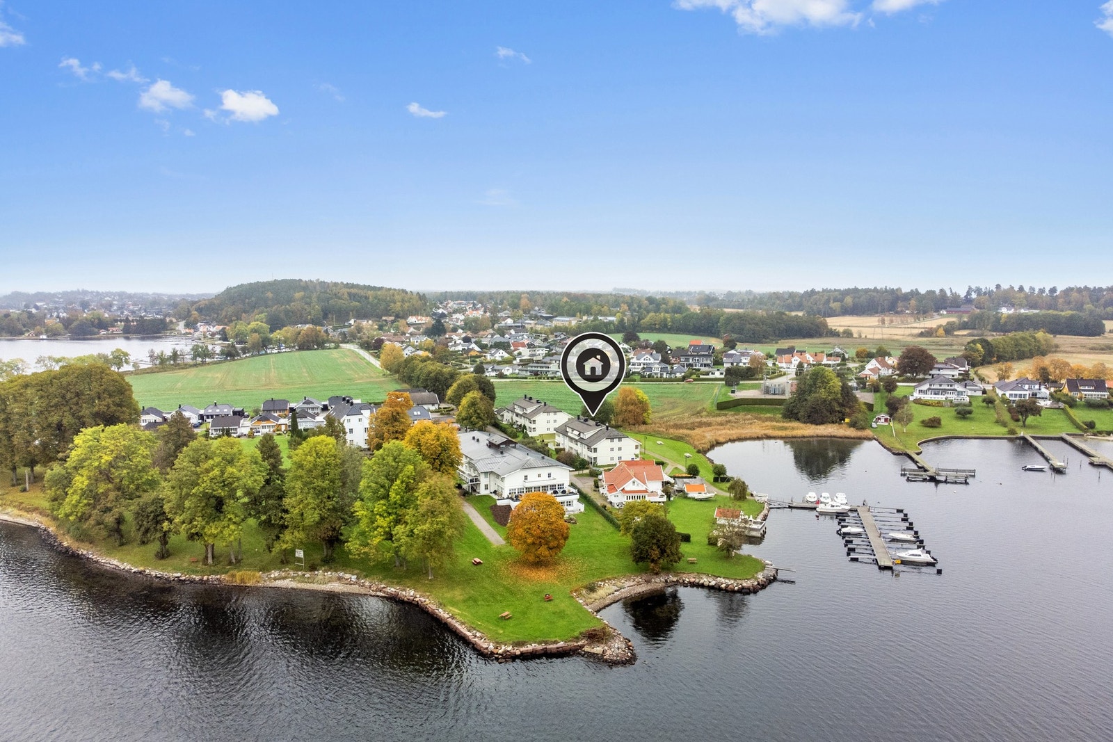 Nes velforening, et flott privat turområde med badeplass og fine grøntarealer. Galleribilde