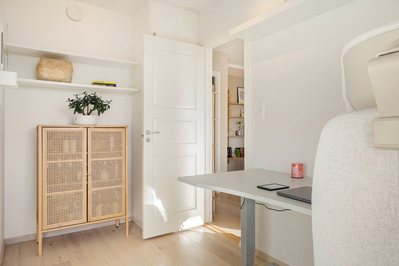 Det minste soverommet er i dag innredet som kontor Galleribilde