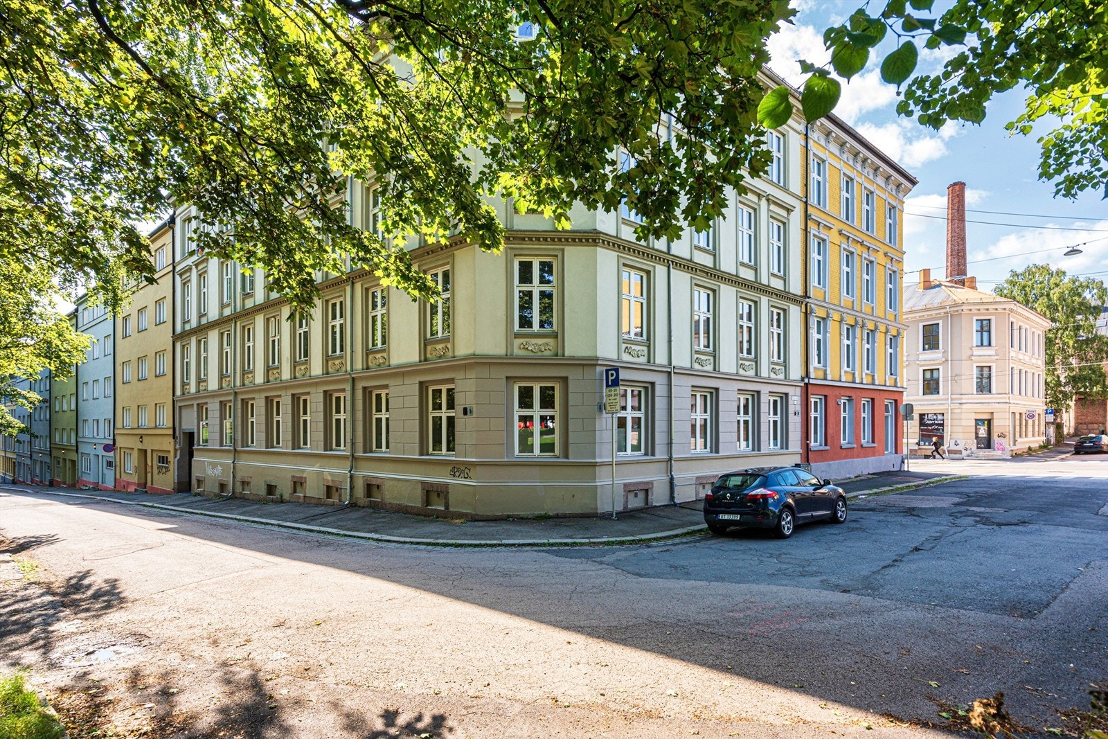 Bygget er en klassisk 1890-bygård over 5. etasjer med kjeller, og består av 20 andelsleiligheter. USBL er forretningsfører for borettslaget. Galleribilde