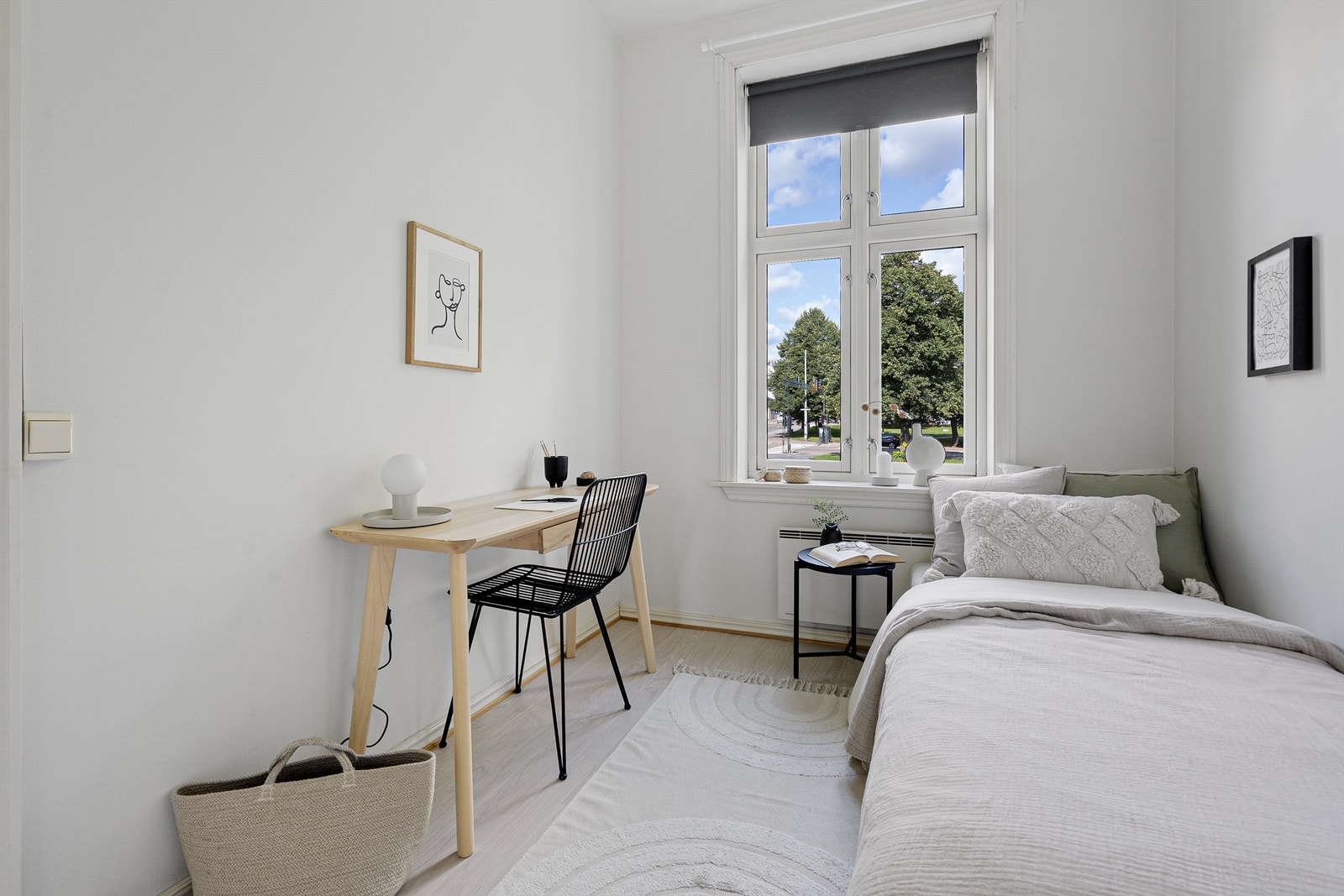 Soverom 1 med inngang fra stuen. Galleribilde