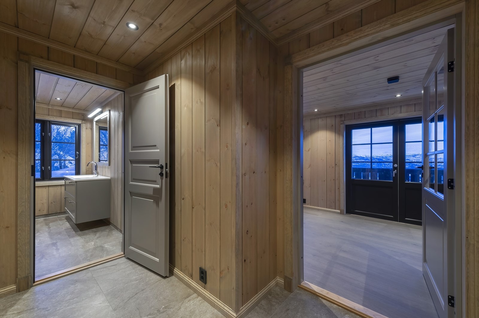 Entré/bad 1 (1. etasje) Galleribilde