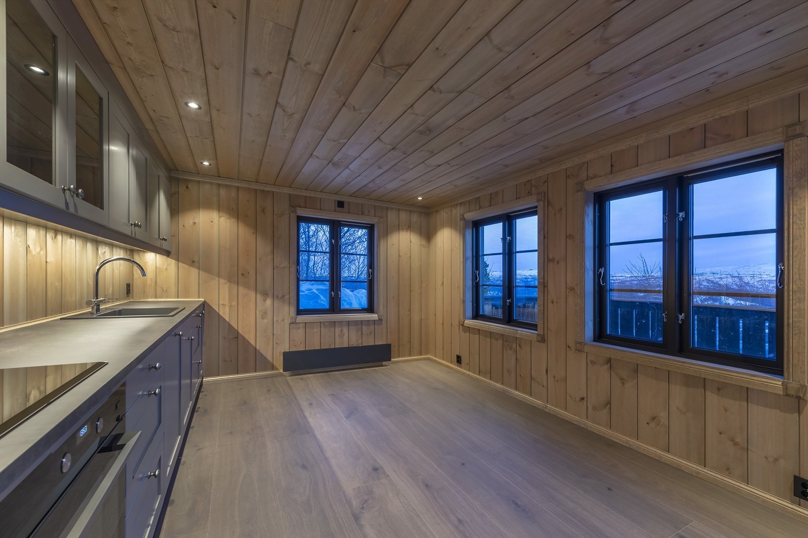 Kjøkken/spisestue (1. etasje) Galleribilde