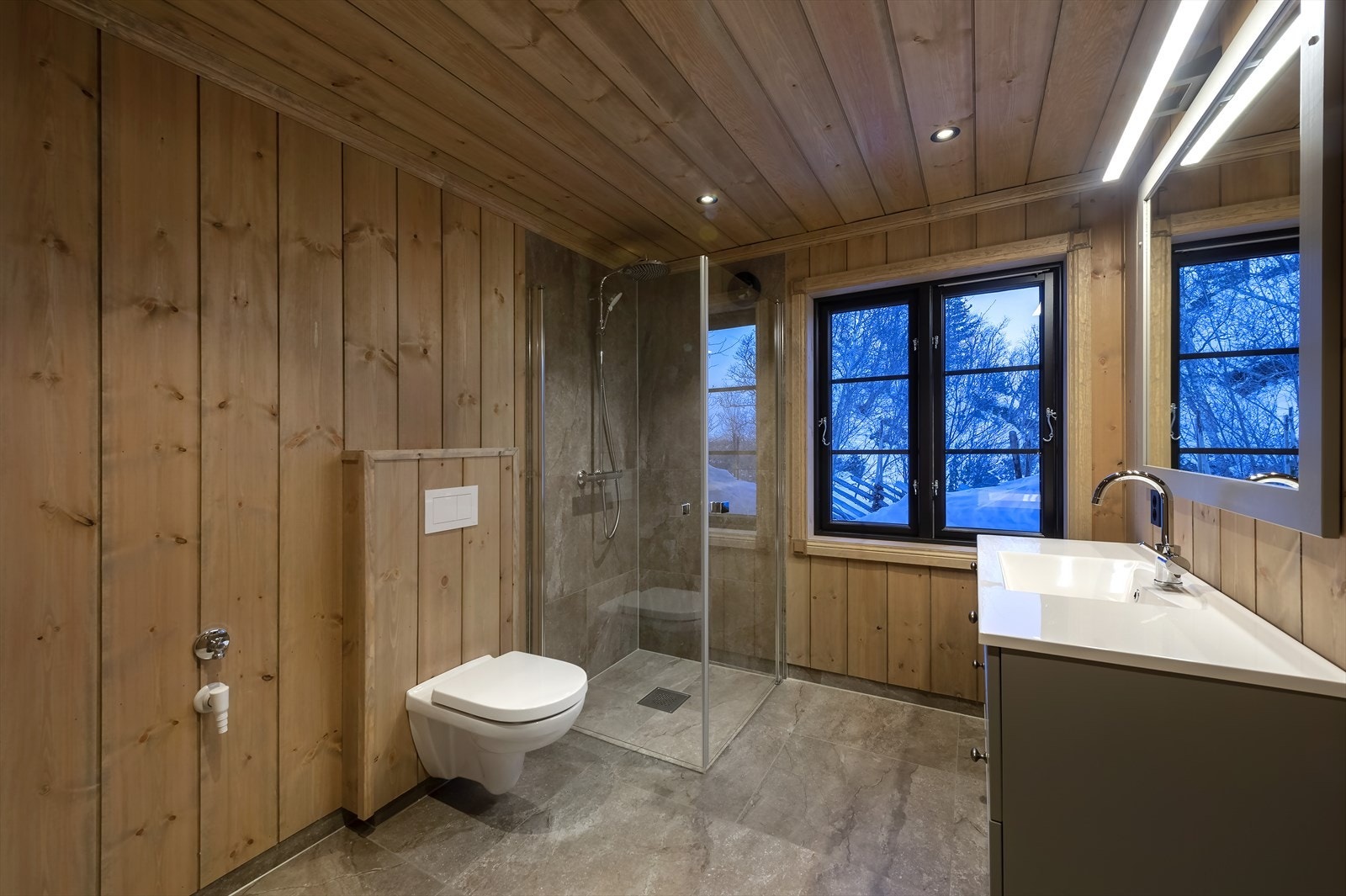 Bad 1 (1. etasje) Galleribilde