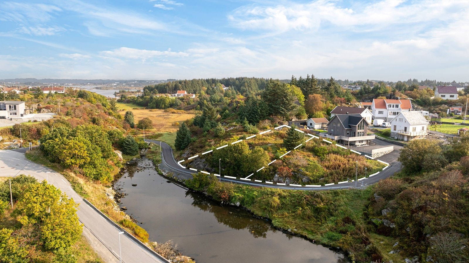 Velkommen til Naravegen 85 - presentert av Olav Lauvås i Meglerhuset Rele Galleribilde