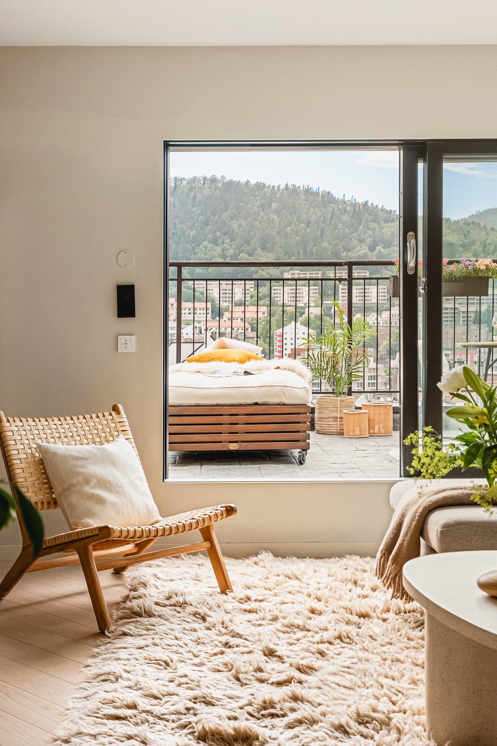 Utgang til leilighetens fantastisk takterrasse. Galleribilde