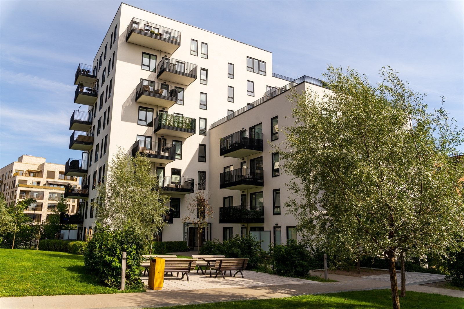 Krydderhagen er et av de mest populære boligområdene på Løren/Hasle med store, fine og pent opparbeidede grøntområder mellom alle blokkene. Galleribilde