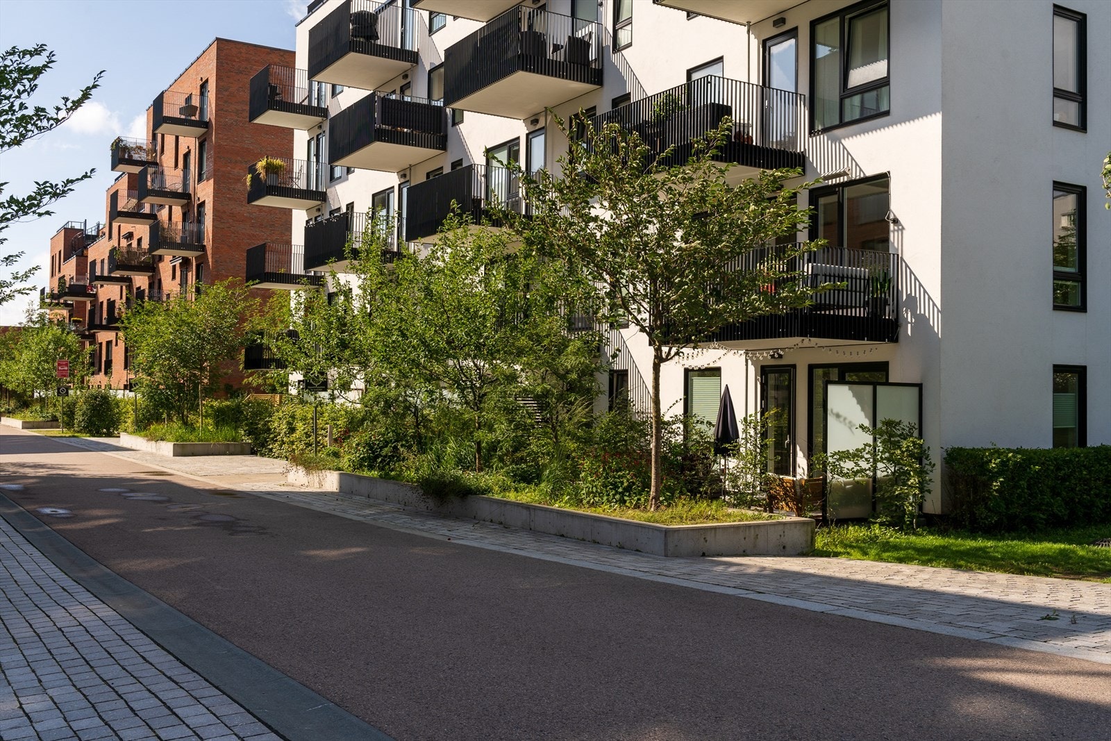 Krydderhagen er et av de mest populære boligområdene på Løren/Hasle med store, fine og pent opparbeidede grøntområder mellom alle blokkene. Galleribilde
