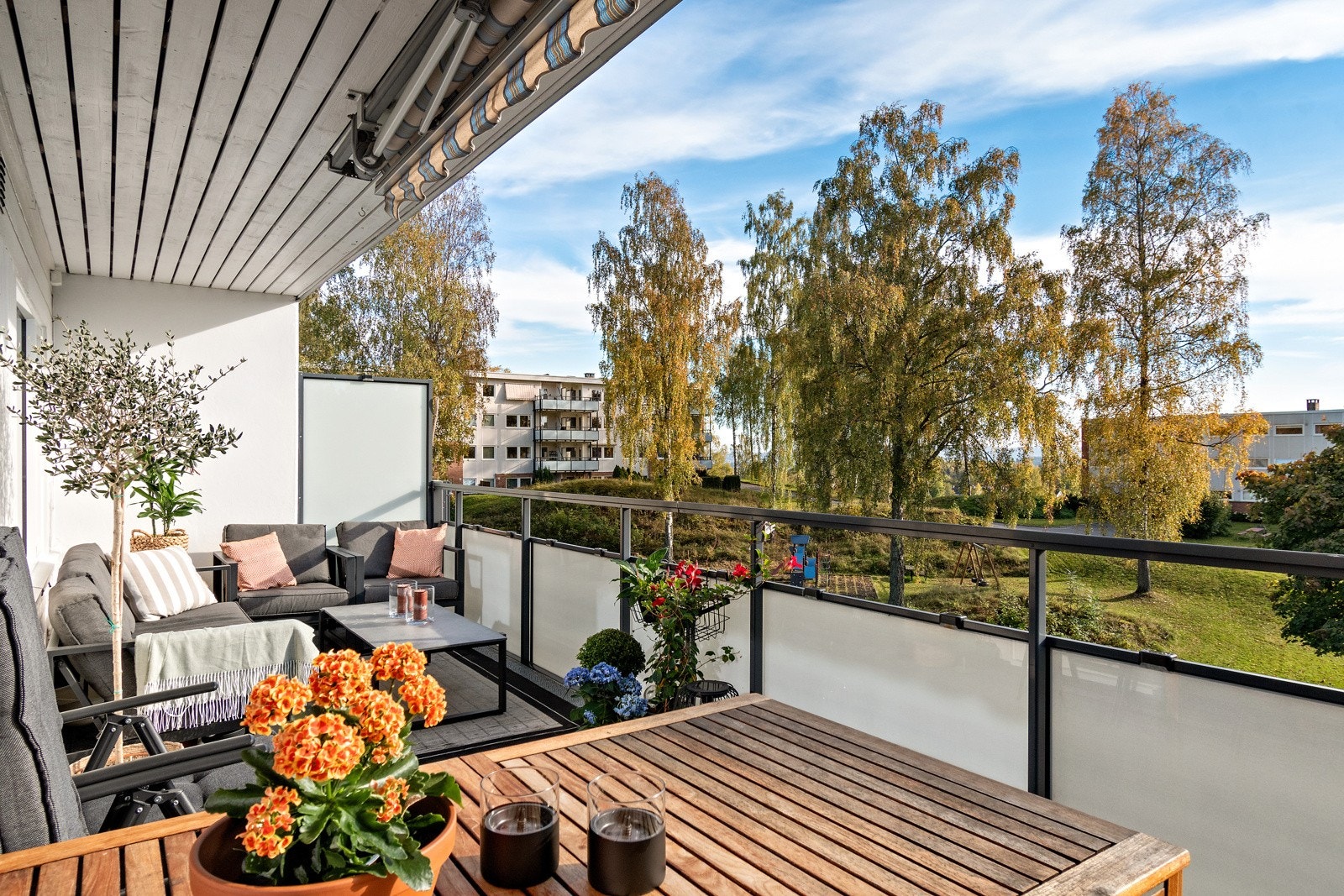 Her er det plass til sittegruppe og spisebord Galleribilde