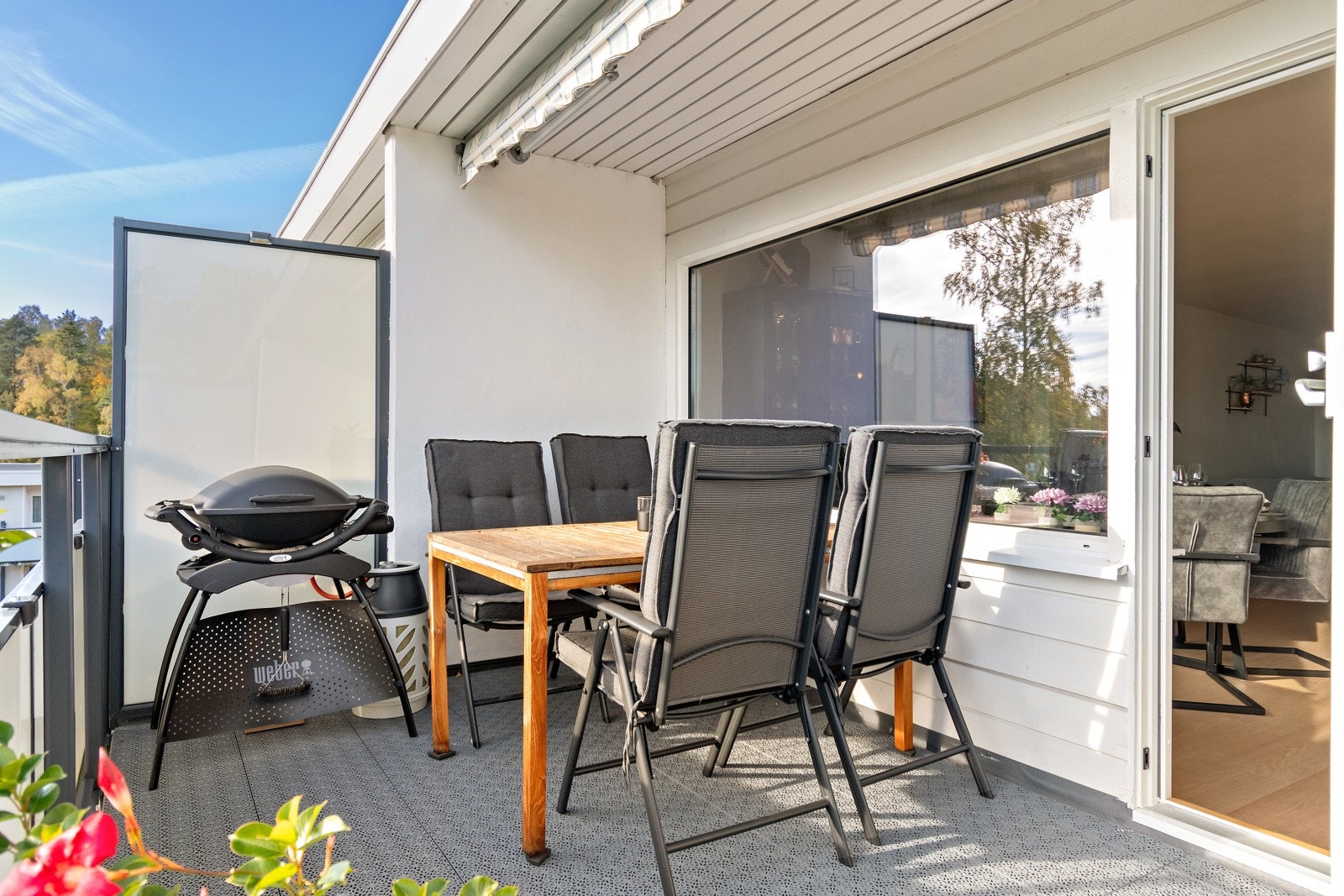 Velkommen ut på den sør-vendte balkongen! Galleribilde