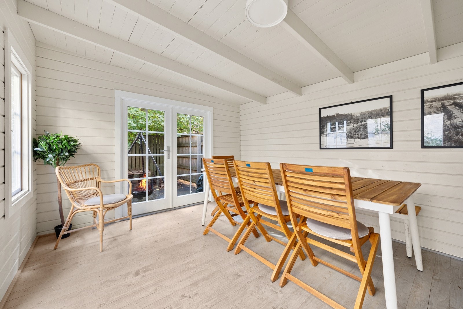 Felles hagestue i bakgården som kan leies for selskapeligheter Galleribilde