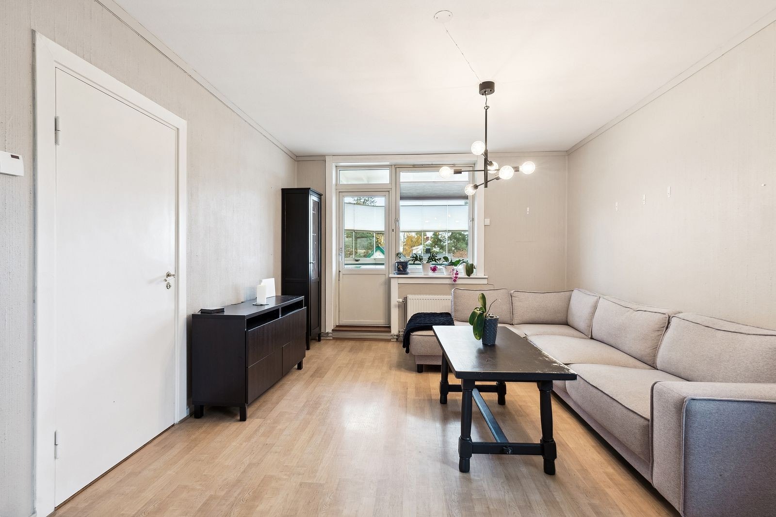 Leies ut med møbler på bilder. V.vann, fyring og internett inkl. Galleribilde