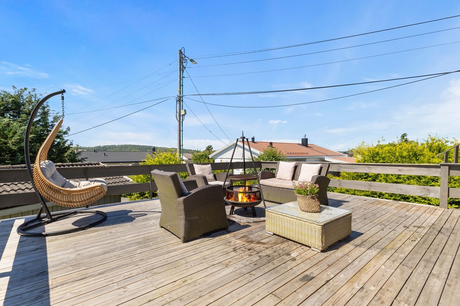 Tomten har en fin beliggenhet i et etablert og barnevennlig nabolag. Galleribilde