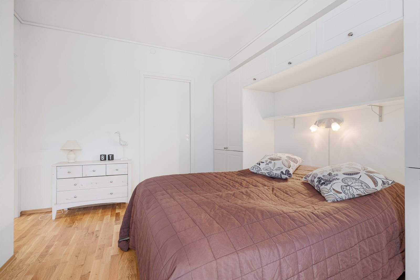 Hovedsoverom med plass for stor dobbeltseng. Galleribilde