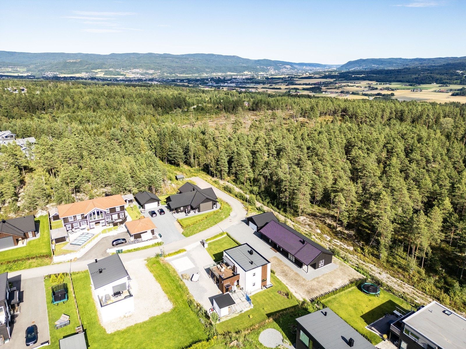 Ormåsen er et perfekt utgangspunkt for turopplevelser med kort vei til flotte helårs lysløyper, skiløyper og turstier. Galleribilde