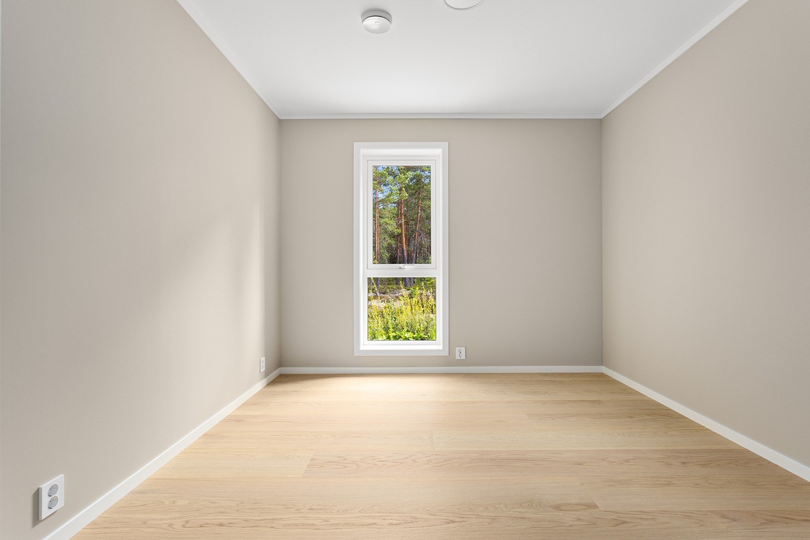 Rommet passer perfekt som gjesterom, barnerom, kontor eller det en selv måtte ønske. Galleribilde