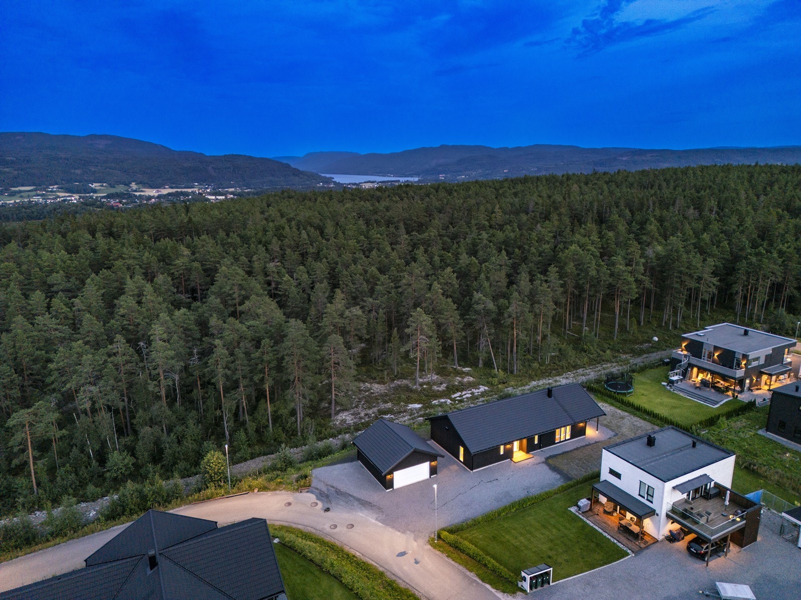 Ormåsen er et tettsted i Vestfossen i Øvre Eiker, som er i sterk vekst og har blitt et ettertraktet boligområde. Galleribilde