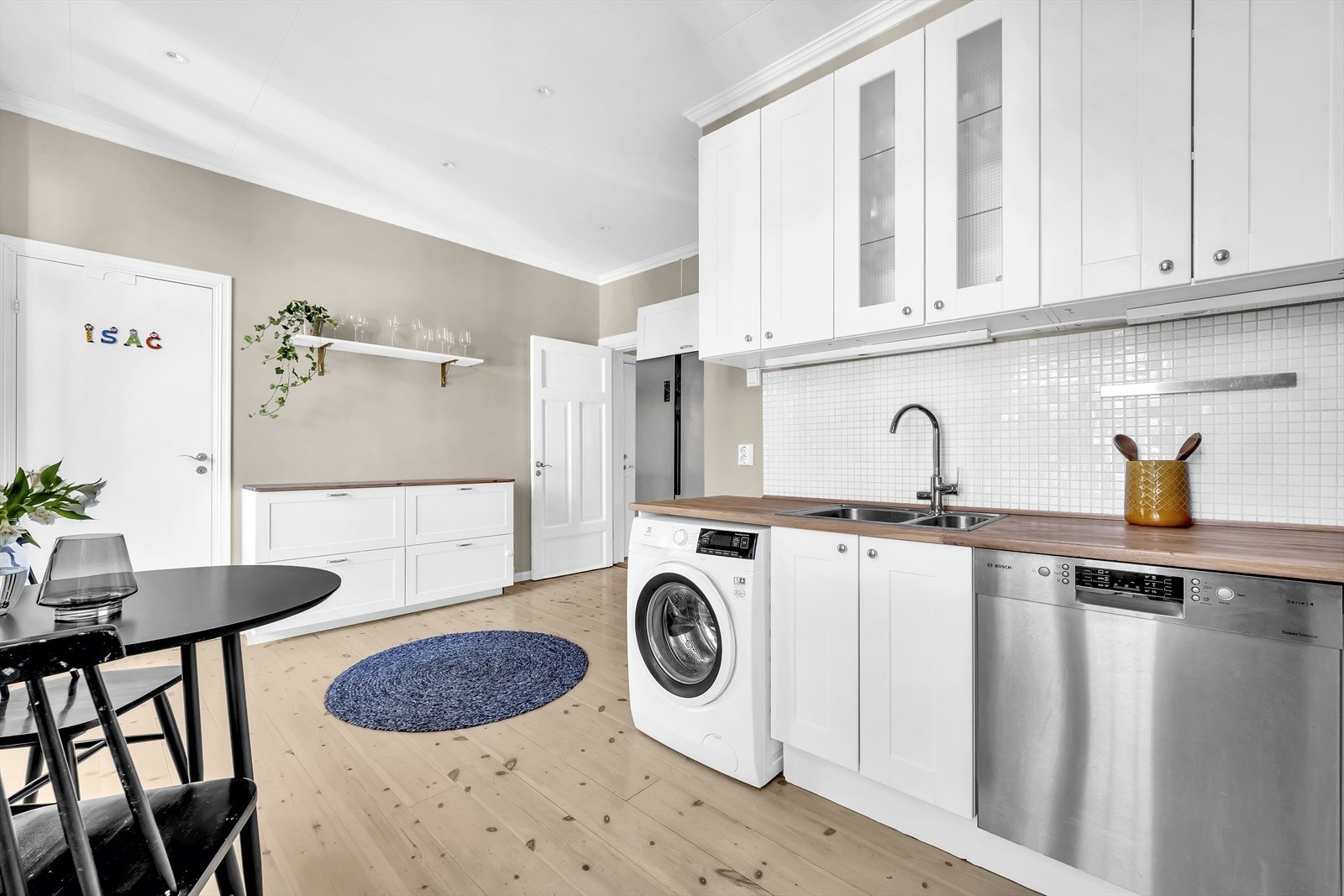 Det er godt med lagringsplass i både skap og skuffer. Galleribilde